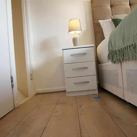 Ensuite With Kitchen Modern Large Double-Bed Room In Zone 2 London Exteriör bild